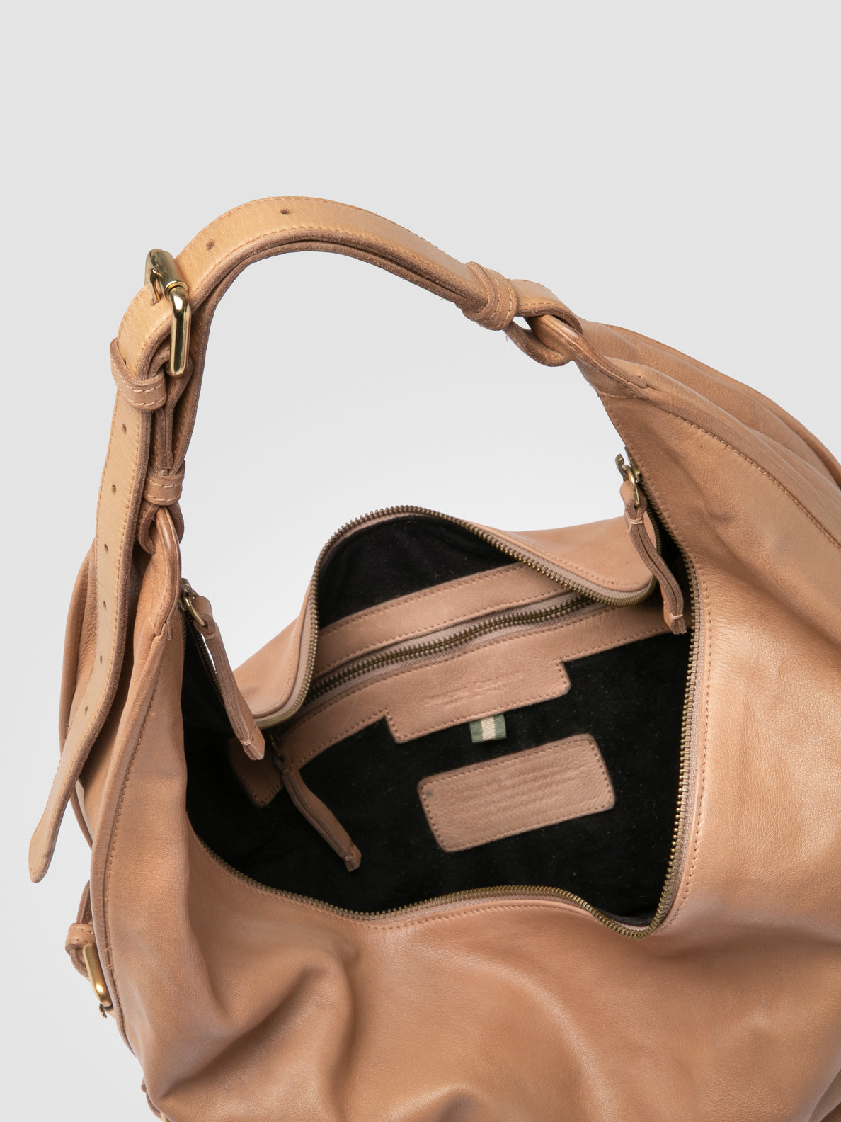 JULIE/015 IGNIS T. FANGO