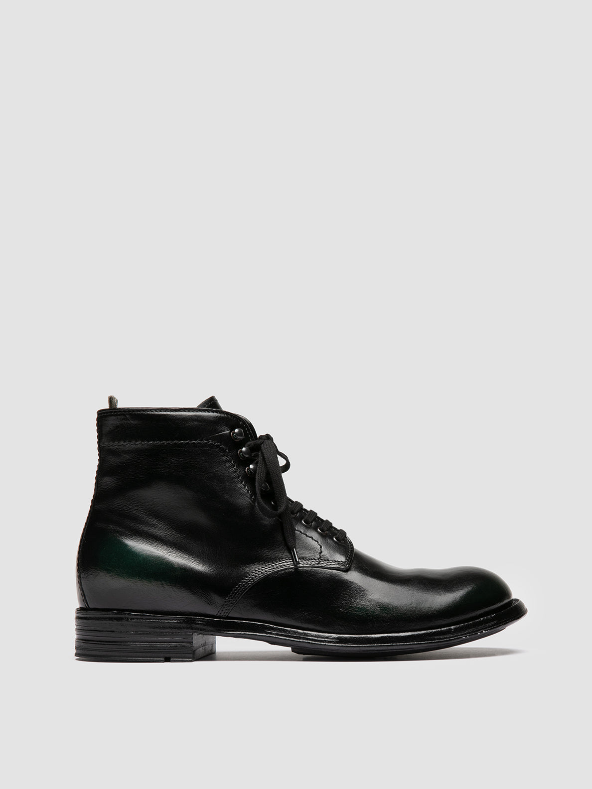 ADMIRAL/004 PATINA BUFALO V. BOTTLEGREEN/SUPERNERO
