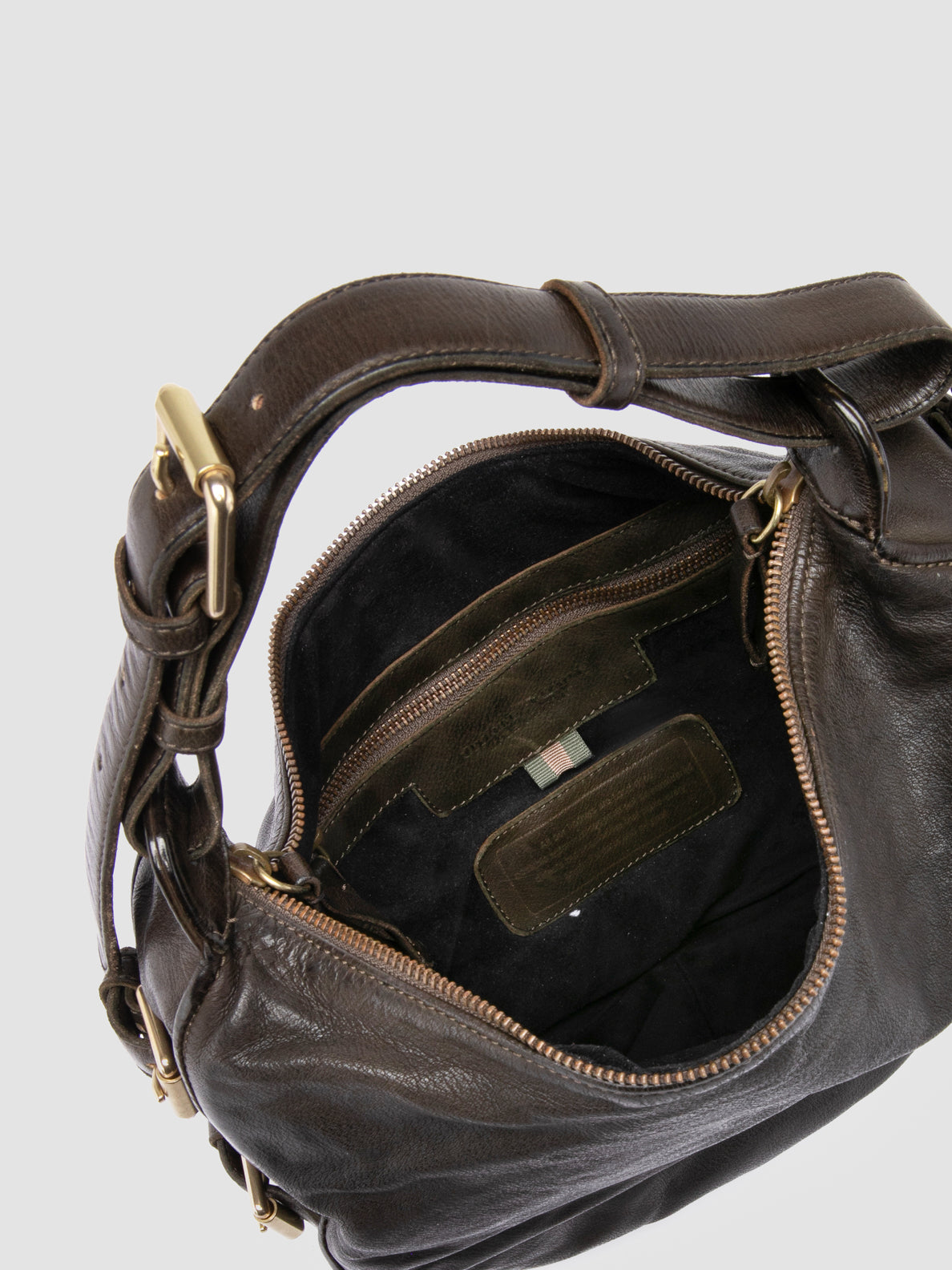 JULIE/016 IGNIS T. OLIVE