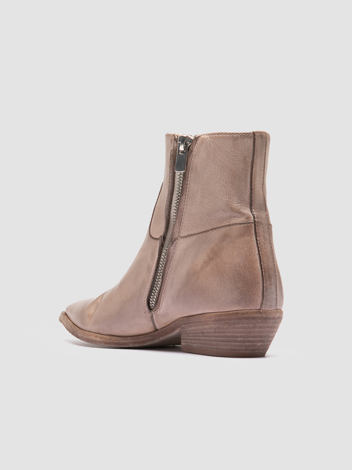NOELIE DD/102 IGNIS T. HUMUS