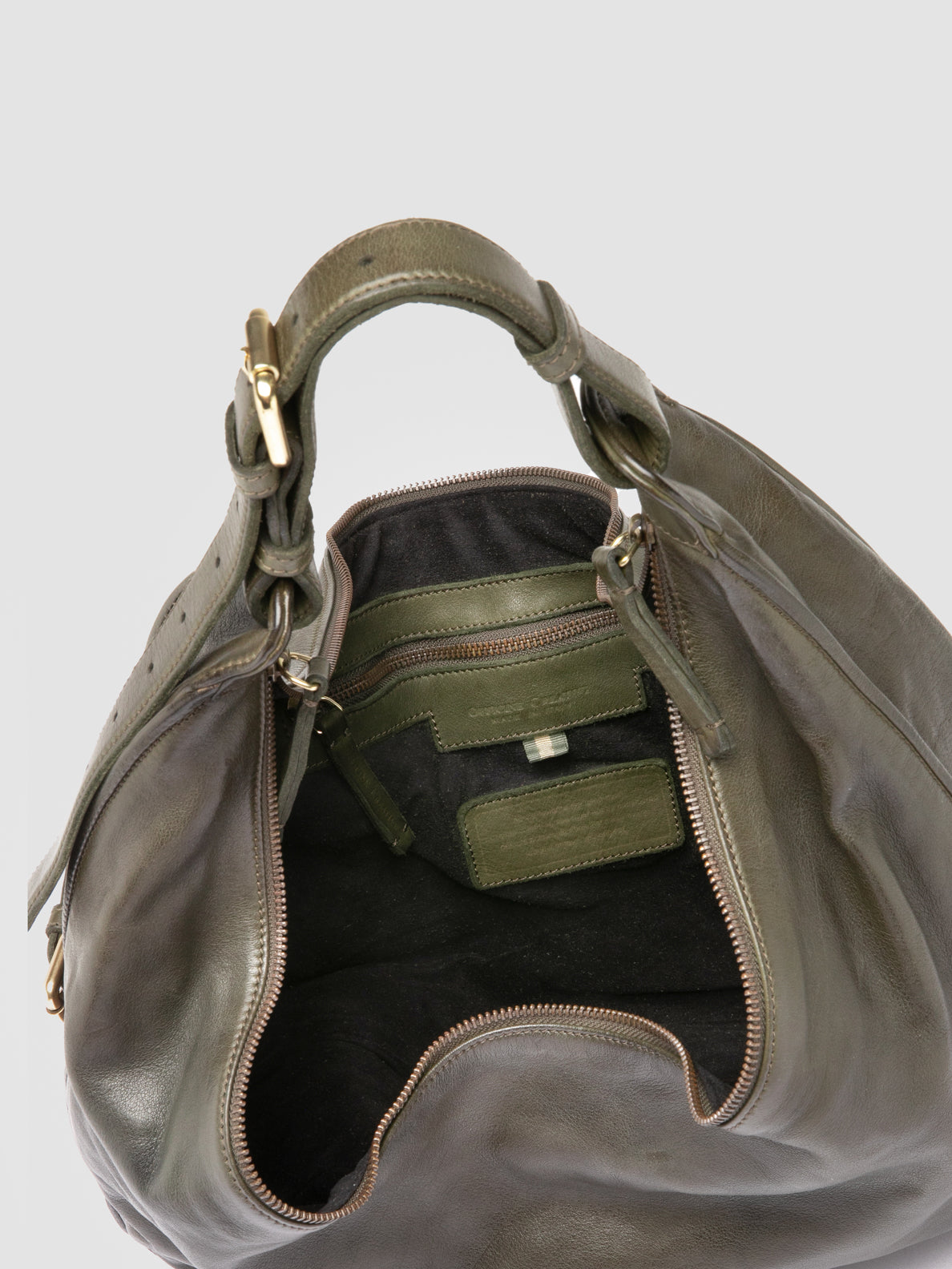 JULIE/015 IGNIS T. OLIVE