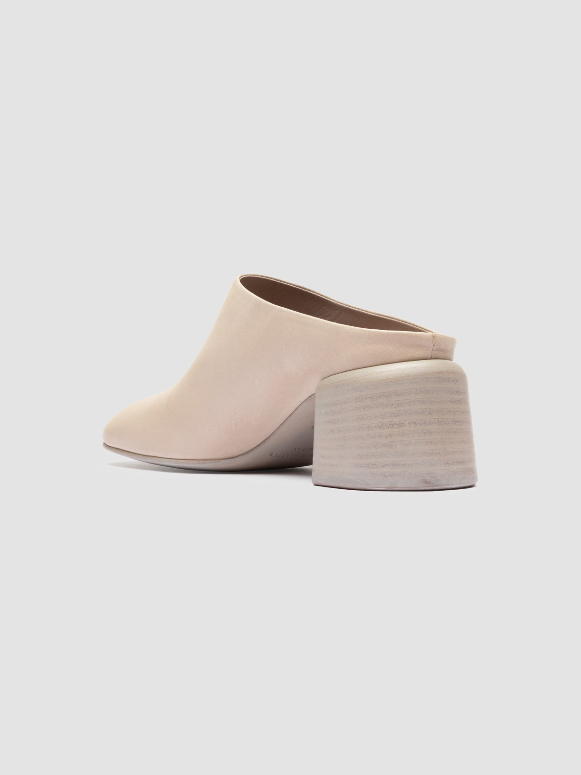 MEDEA/003 AVIREX JUTA