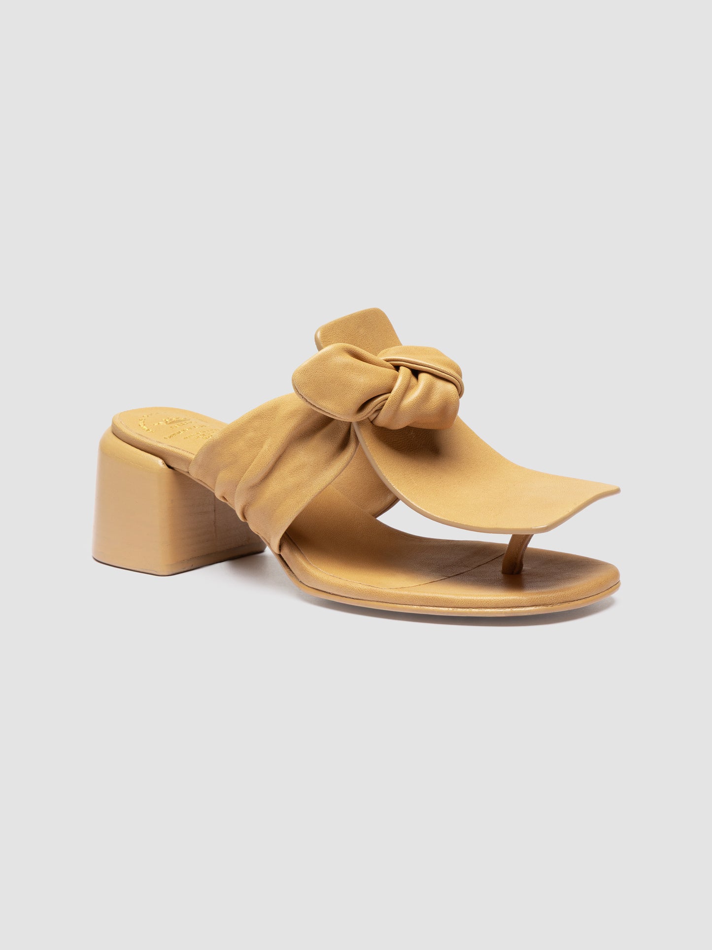 MEDEA/004 AVIREX LIGHT BEIGE