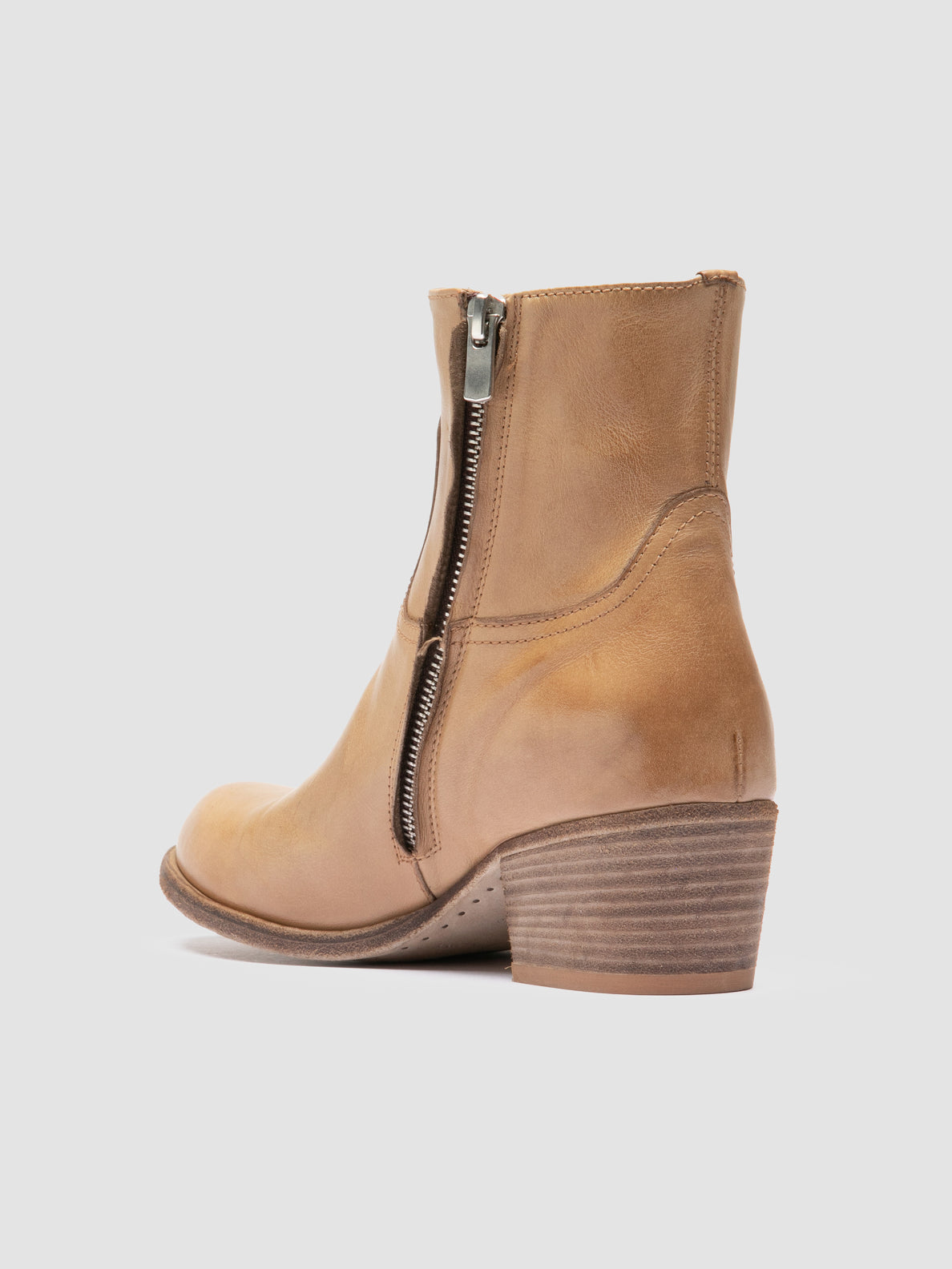 WADE/010 IGNIS T. TAUPE