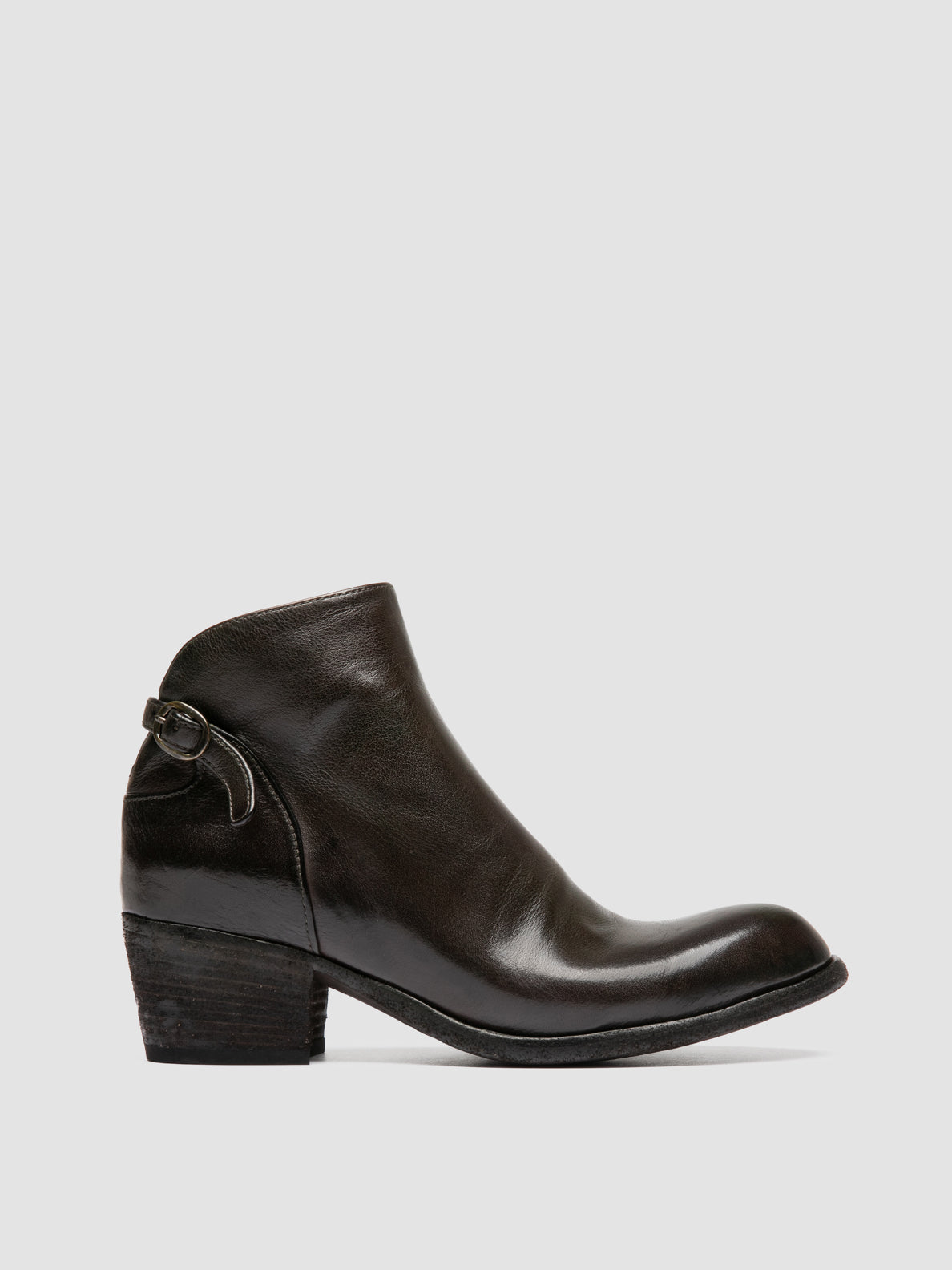 WADE/011 IGNIS T. PLUMBEO