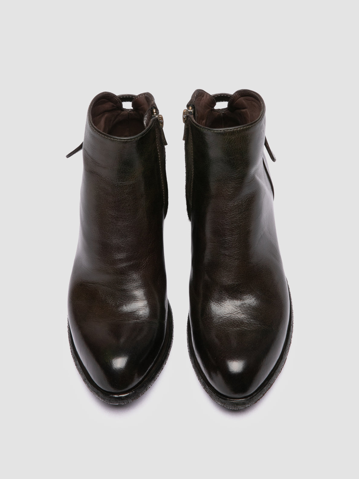 WADE/011 IGNIS T. PLUMBEO