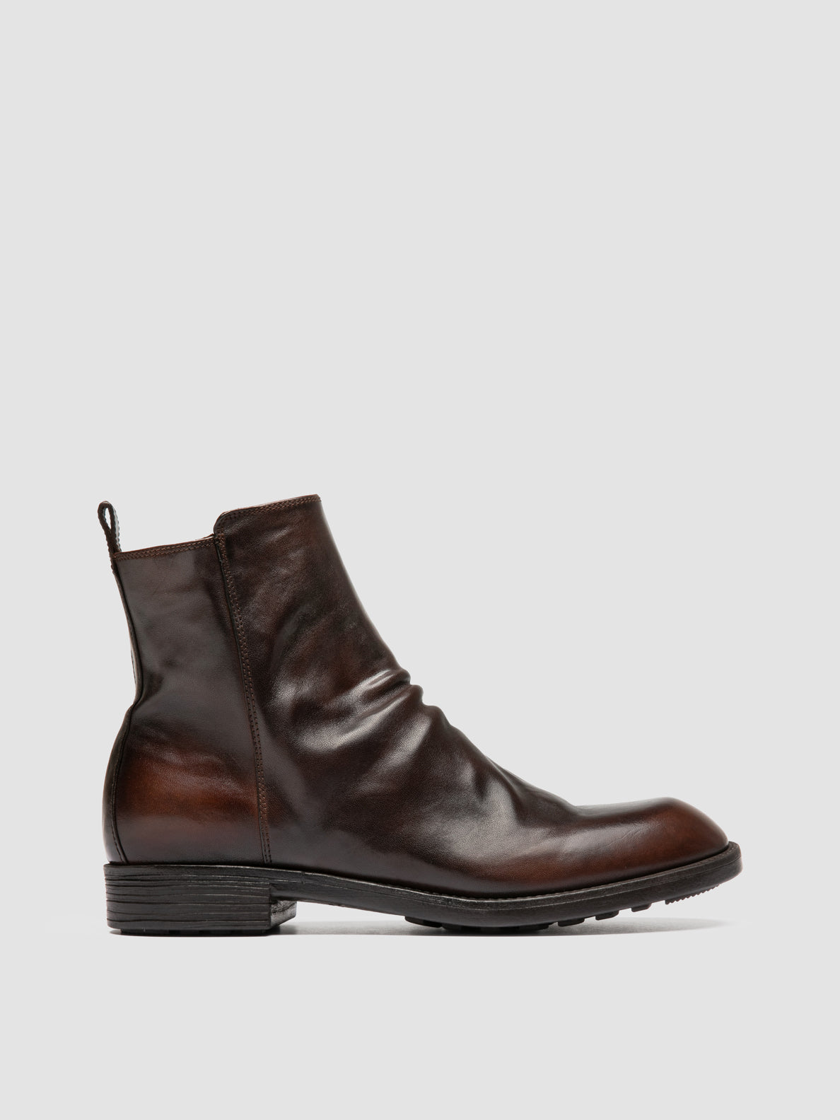 DIARY/008 PATINA NOVAK T. CIGAR/TM25