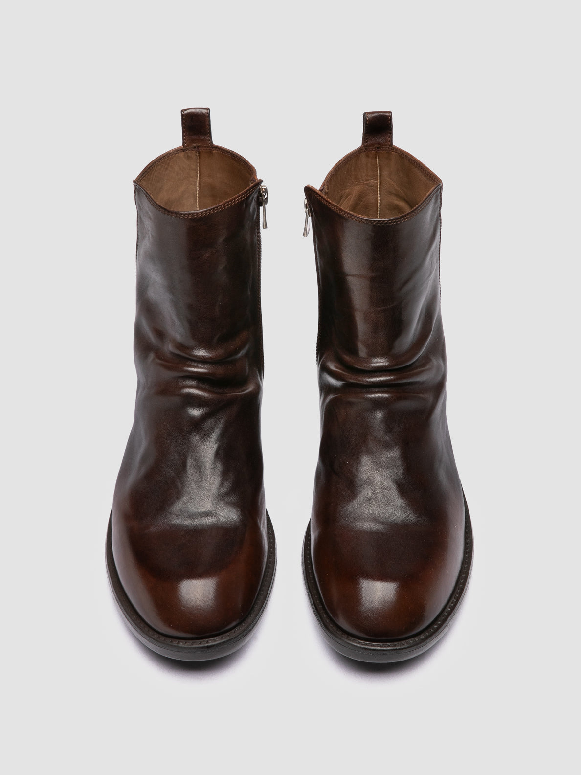 DIARY/008 PATINA NOVAK T. CIGAR/TM25