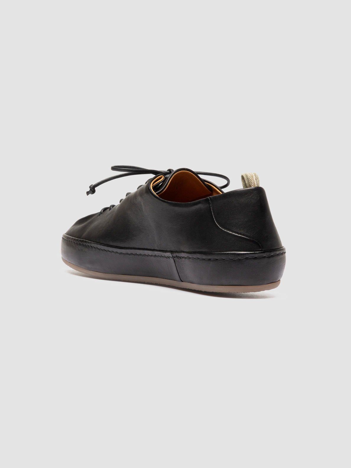 LINE/003 AVIREX NERO_F.DO MIELE C.